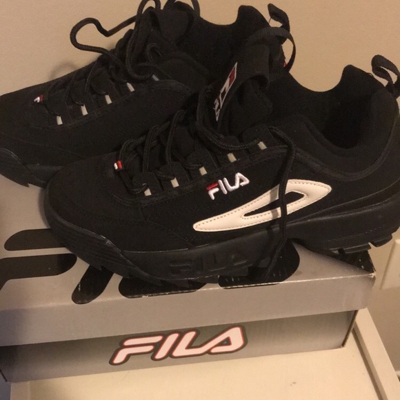 Black Filas 5.5 Y - Picture 2 of 4